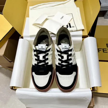 フェンディ カジュアルシューズ