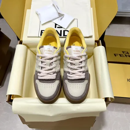 フェンディ カジュアルシューズ
