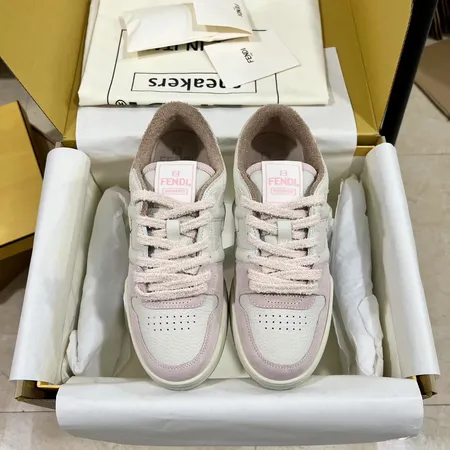 フェンディ カジュアルシューズ