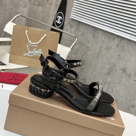 クリスチャン・ルブタン サンダル