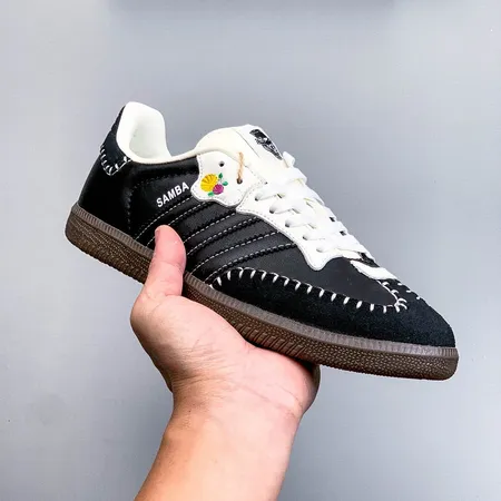 アディダス カジュアルシューズ