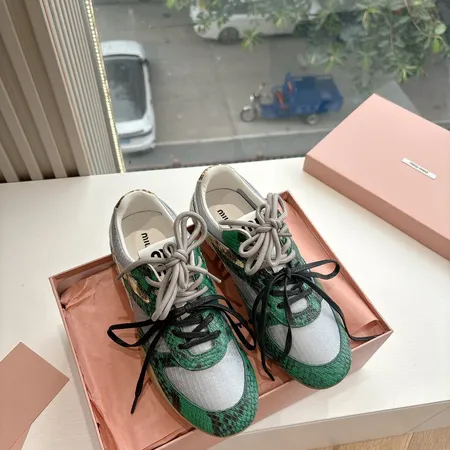 ミュウミュウ カジュアルシューズ