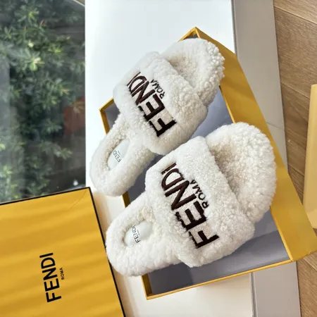 フェンディ スリッパ