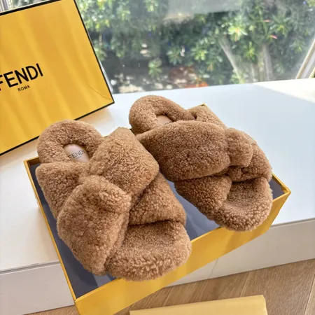 フェンディ スリッパ