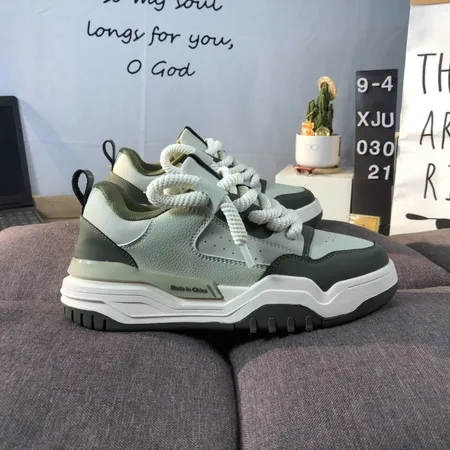 フェンディ カジュアルシューズ