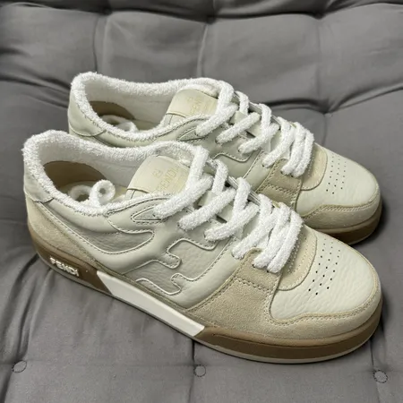 フェンディ カジュアルシューズ