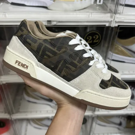 フェンディ カジュアルシューズ