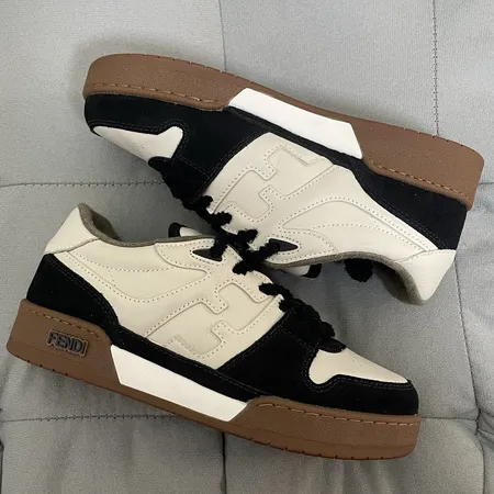 フェンディ カジュアルシューズ