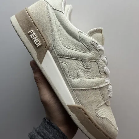 フェンディ カジュアルシューズ