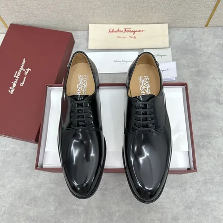 フェラガモ ビジネスシューズ