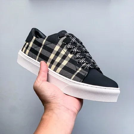 バーバリー ス カジュアルシューズ