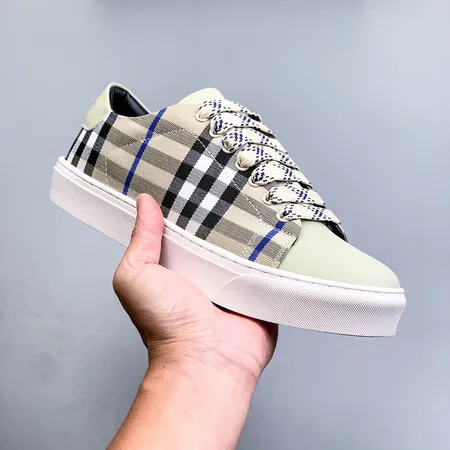 バーバリー ス カジュアルシューズ