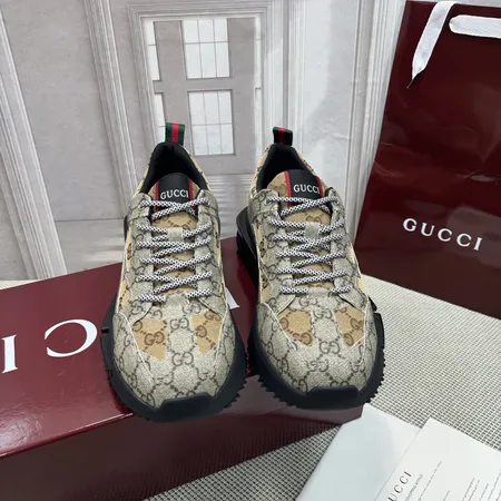 グッチ スニーカー