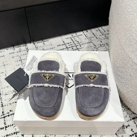 プラダ スリッパ