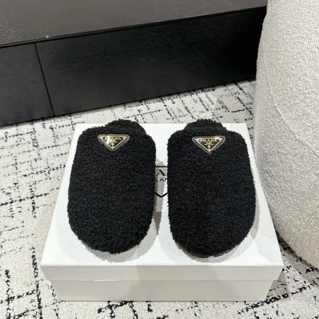 プラダ スリッパ