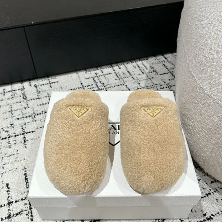 プラダ スリッパ