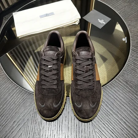 ヴァレンティノ カジュアルシューズ