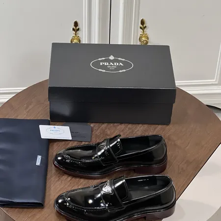 プラダ ビジネスシューズ
