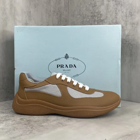 プラダ スニーカー