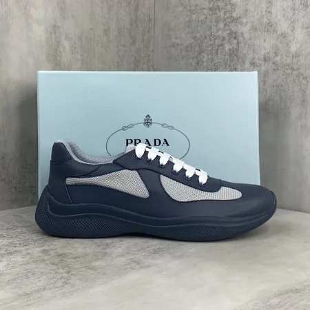 プラダ スニーカー