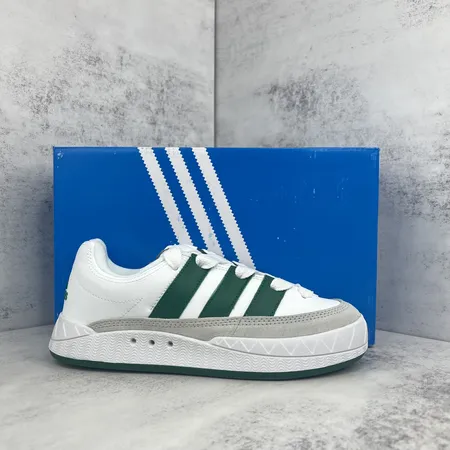 アディダス カジュアルシューズ