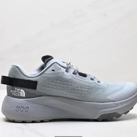 ノースフェイス スニーカー