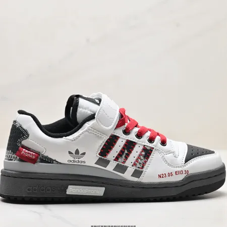 アディダス カジュアルシューズ