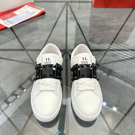 ヴァレンティノ カジュアルシューズ