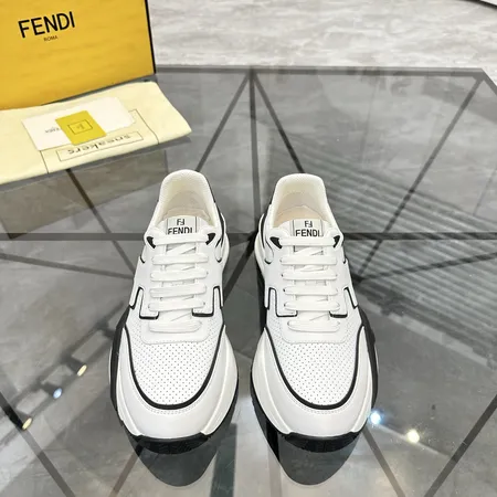 フェンディ カジュアルシューズ