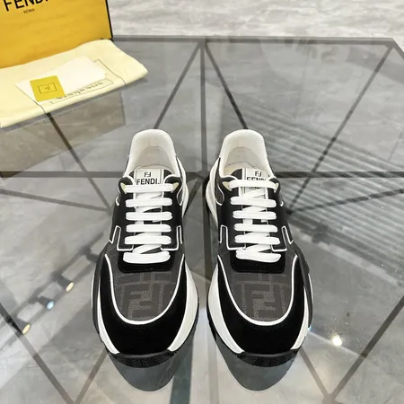 フェンディ カジュアルシューズ