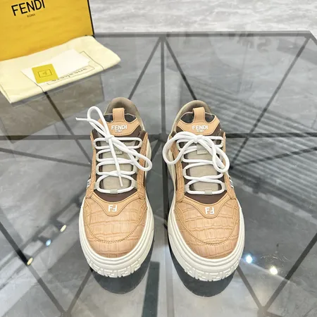 フェンディ カジュアルシューズ