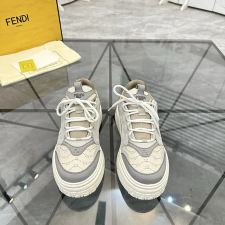 フェンディ カジュアルシューズ