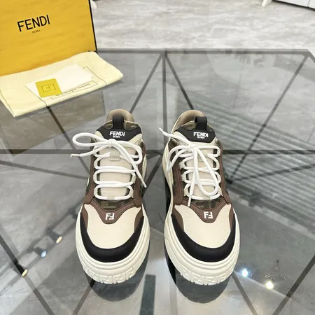 フェンディ カジュアルシューズ