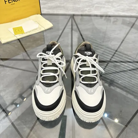 フェンディ カジュアルシューズ