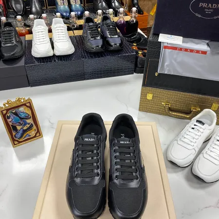 プラダ スニーカー