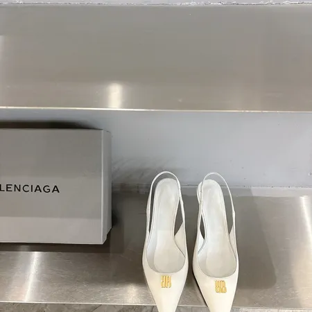 バレンシアガ サンダル