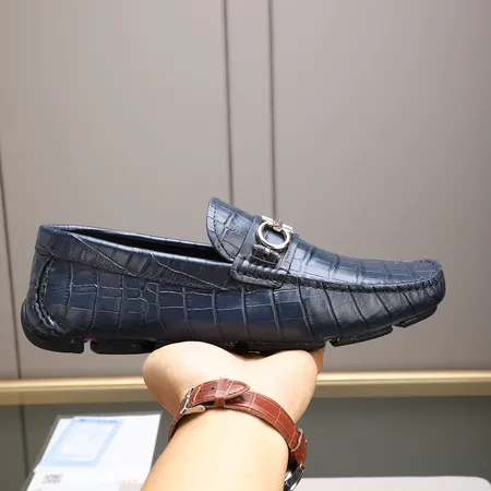 フェラガモ カジュアルシューズ