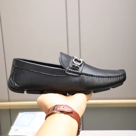 フェラガモ カジュアルシューズ