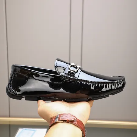 フェラガモ カジュアルシューズ