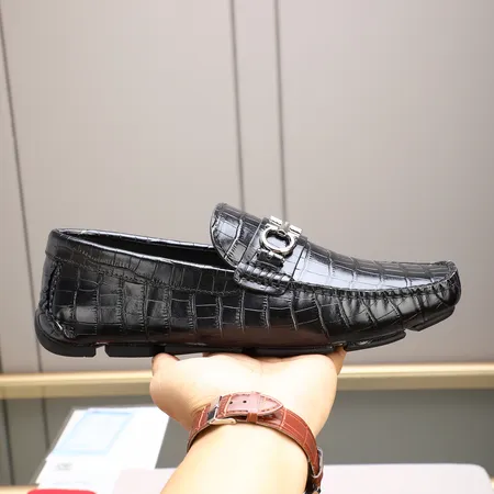 フェラガモ カジュアルシューズ