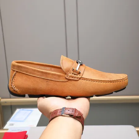 フェラガモ カジュアルシューズ