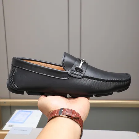 フェラガモ カジュアルシューズ