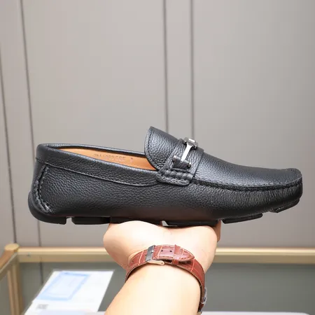 フェラガモ カジュアルシューズ