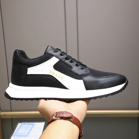 プラダ スニーカー