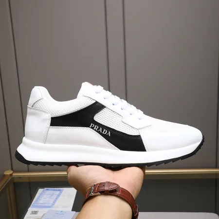 プラダ スニーカー