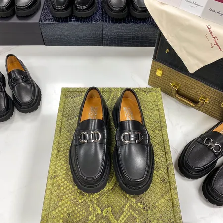 フェラガモ ビジネスシューズ