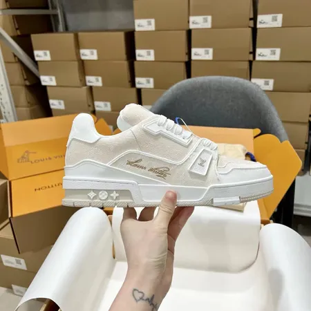 ルイヴィトン カジュアルシューズ