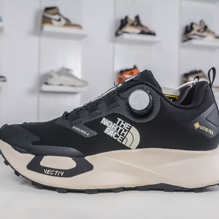 ノースフェイス スニーカー
