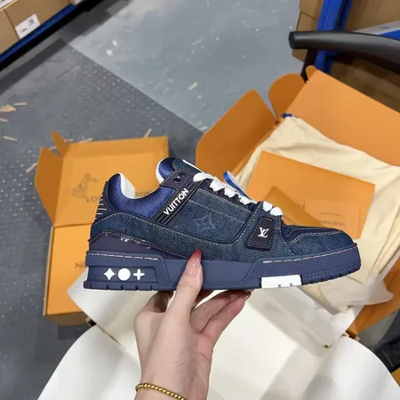 ルイヴィトン カジュアルシューズ