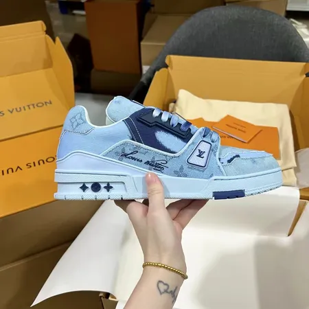 ルイヴィトン カジュアルシューズ